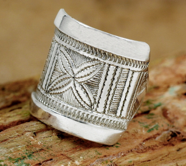 Breiter Tuareg Ring aus Silber - Schönes Muster